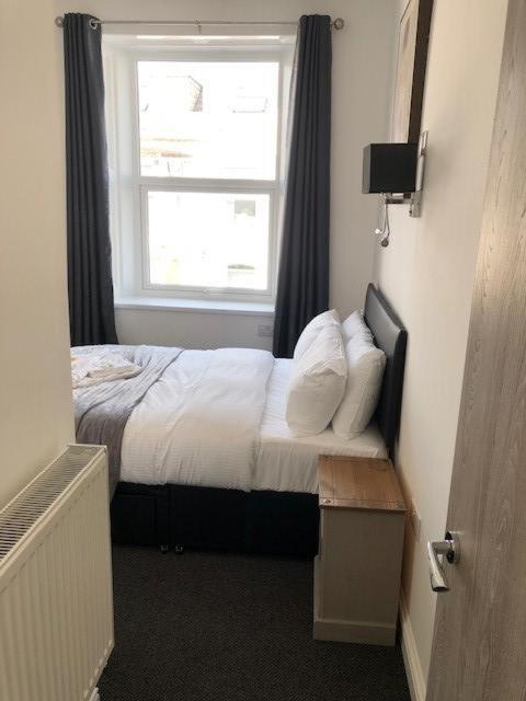 Ocean Holiday Apartments 普里茅斯 外观 照片