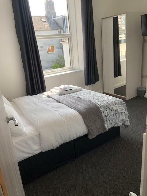 Ocean Holiday Apartments 普里茅斯 外观 照片