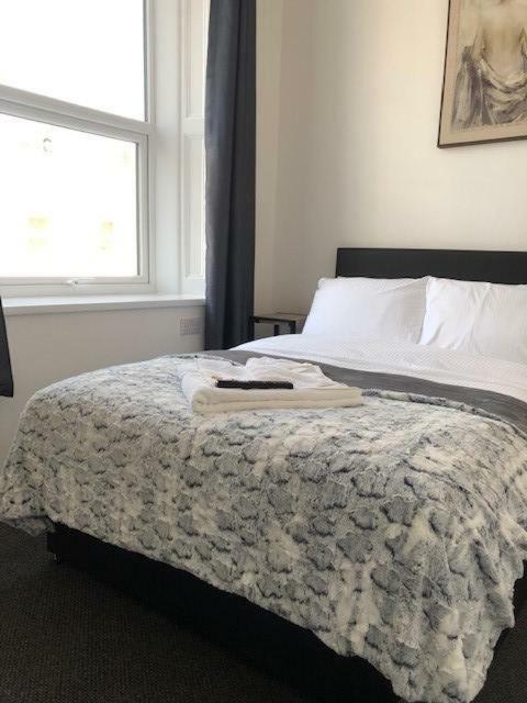 Ocean Holiday Apartments 普里茅斯 外观 照片