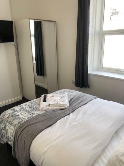 Ocean Holiday Apartments 普里茅斯 外观 照片