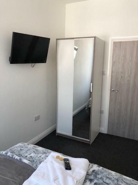 Ocean Holiday Apartments 普里茅斯 外观 照片