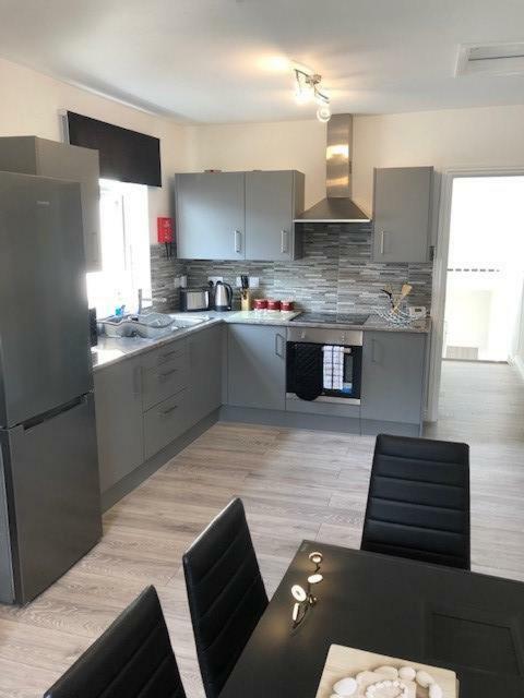Ocean Holiday Apartments 普里茅斯 外观 照片