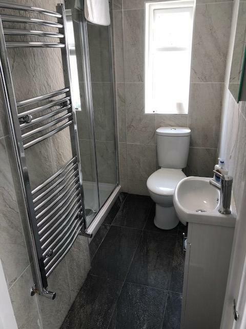 Ocean Holiday Apartments 普里茅斯 外观 照片
