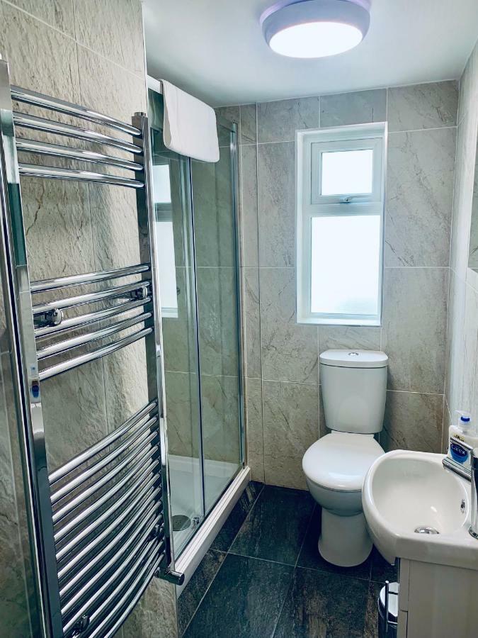 Ocean Holiday Apartments 普里茅斯 外观 照片